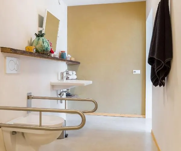 Bed and Breakfast De Nieuwe Warande 3*